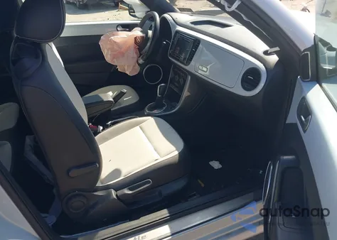 2018 Volkswagen Beetle 2.0T Se z USA, uszkodzony, nr VIN 3VWJD7AT3JM726599